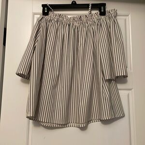 Francesca’s blue rain off shoulder with shoulder ties navy size medium